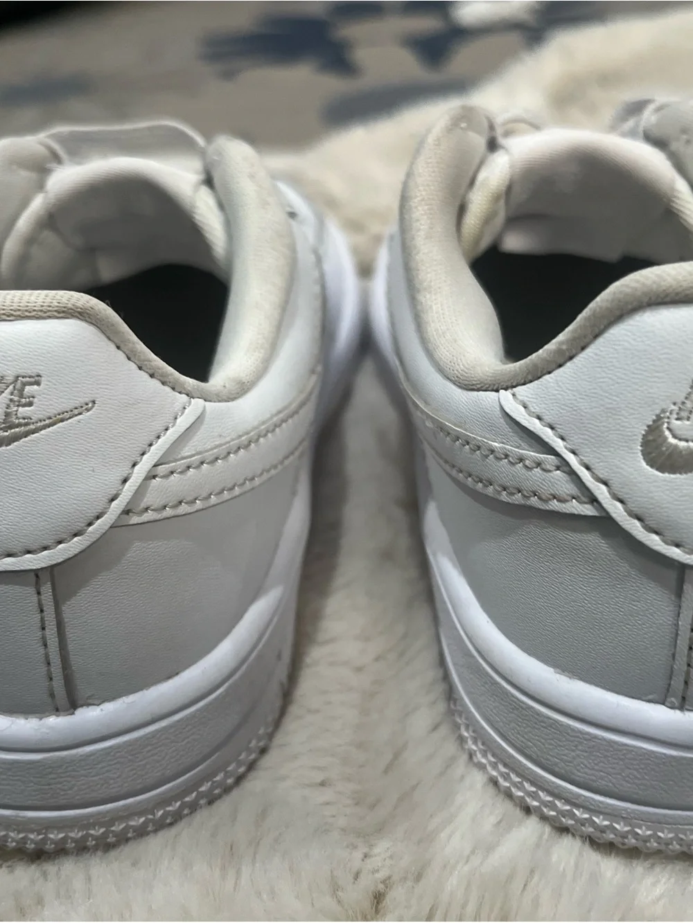 Gently used Nike White Kids Sneakers - Low tops